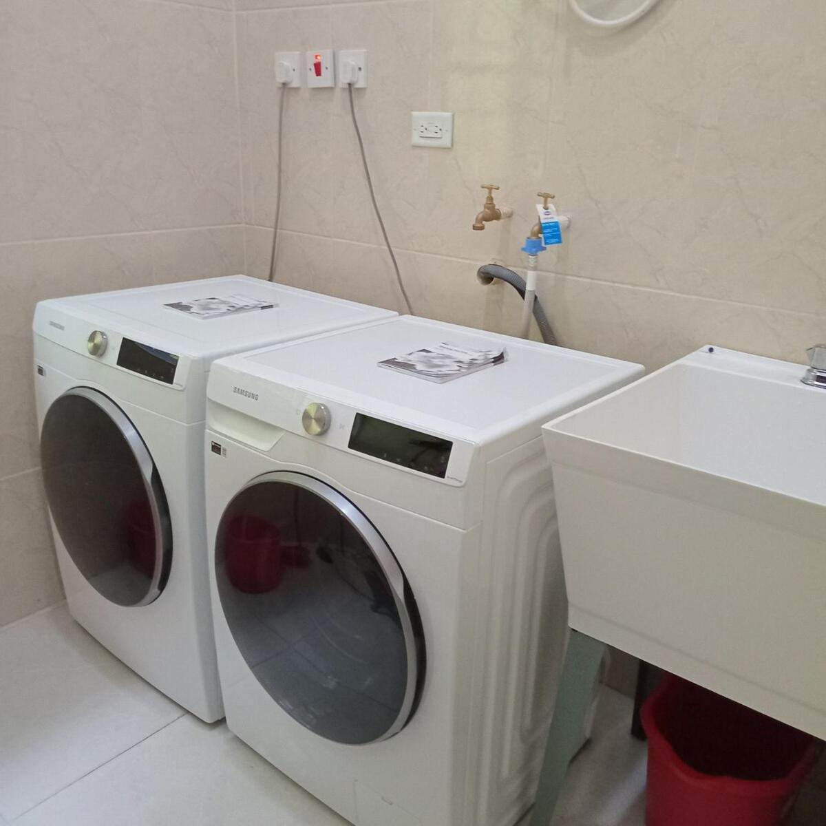 Gorgeous 1 Bedroom Apartment In The Kingston Hills ภายนอก รูปภาพ