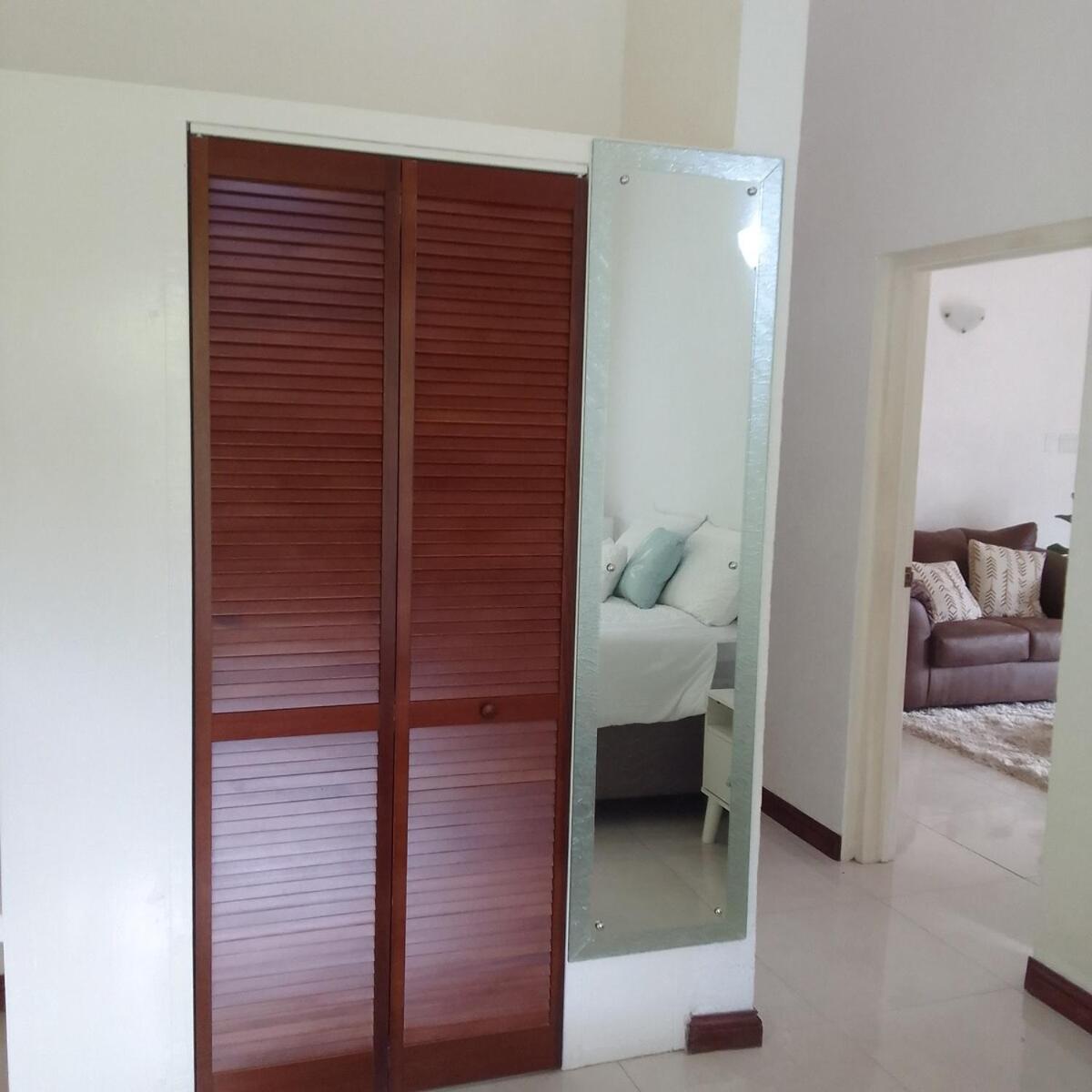 Gorgeous 1 Bedroom Apartment In The Kingston Hills ภายนอก รูปภาพ