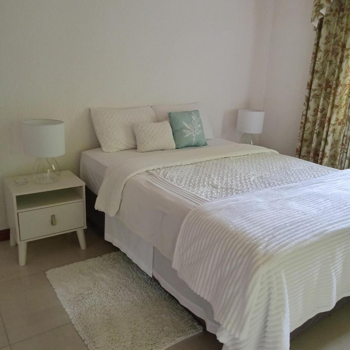 Gorgeous 1 Bedroom Apartment In The Kingston Hills ภายนอก รูปภาพ