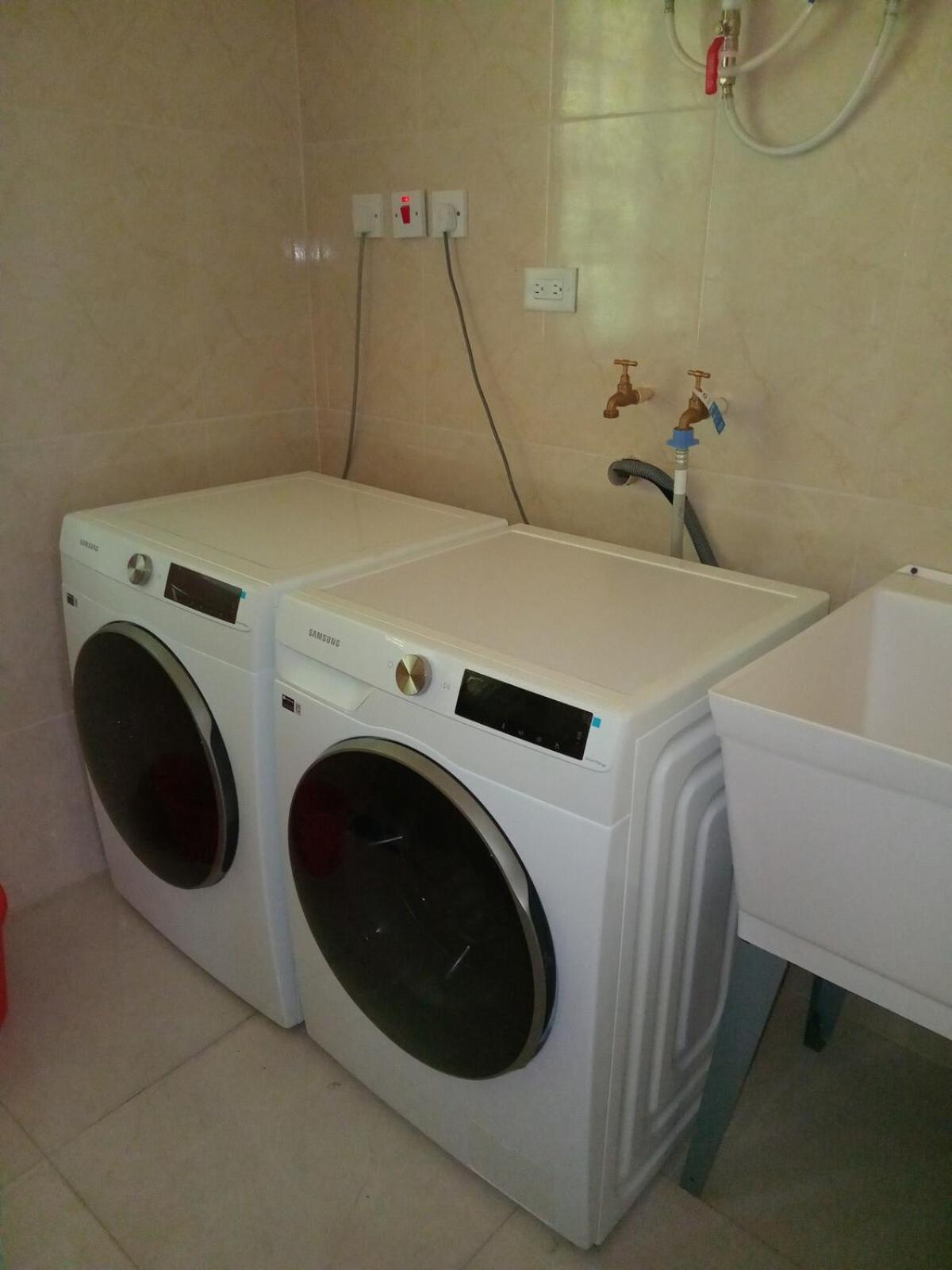Gorgeous 1 Bedroom Apartment In The Kingston Hills ภายนอก รูปภาพ