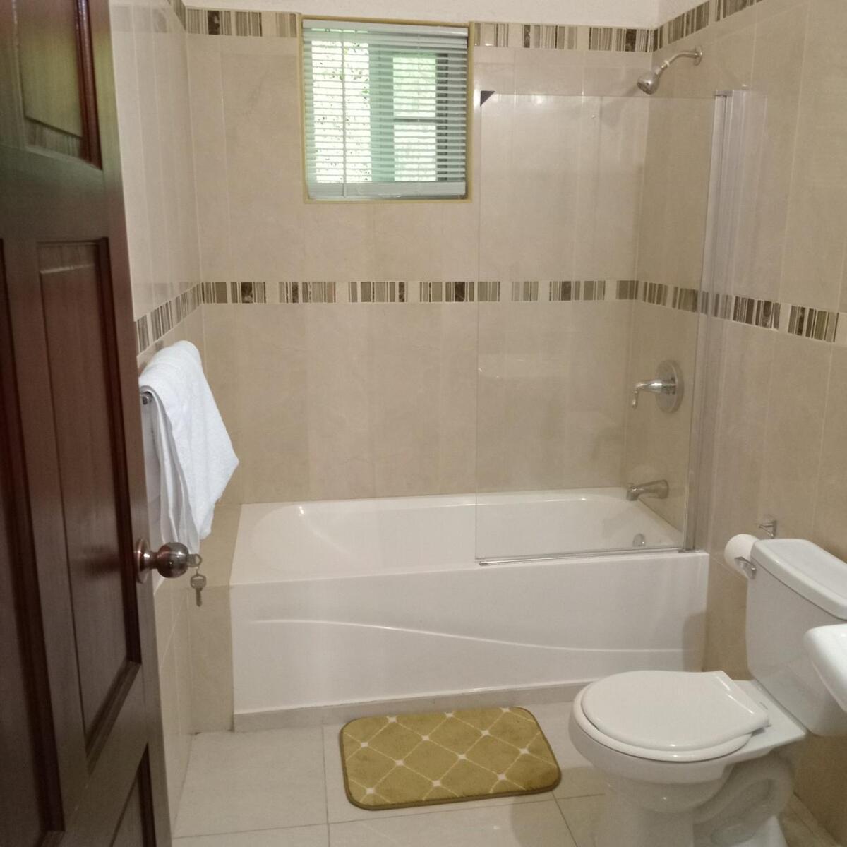 Gorgeous 1 Bedroom Apartment In The Kingston Hills ภายนอก รูปภาพ