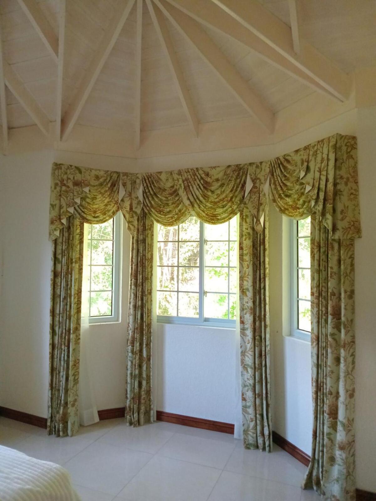 Gorgeous 1 Bedroom Apartment In The Kingston Hills ภายนอก รูปภาพ
